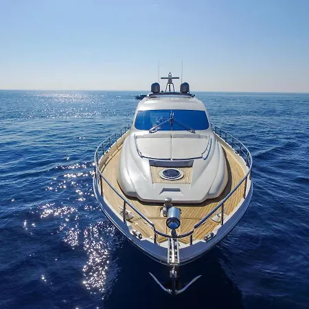 Capasecca Yacht *