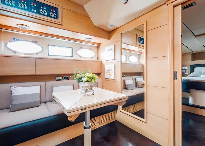 Capasecca Yacht