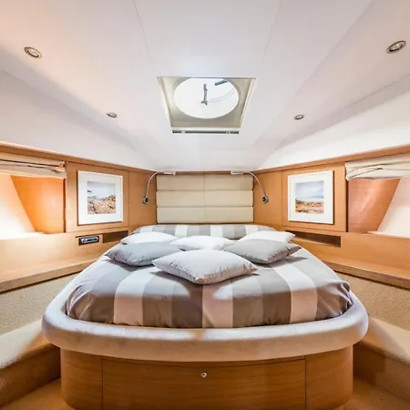 Capasecca Yacht Отель *