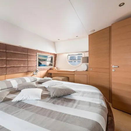 Capasecca Yacht Отель Сорренто