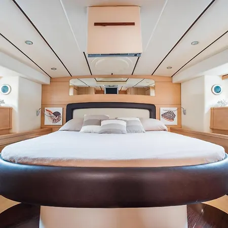 Отель Capasecca Yacht