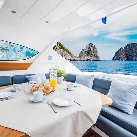Capasecca Yacht *