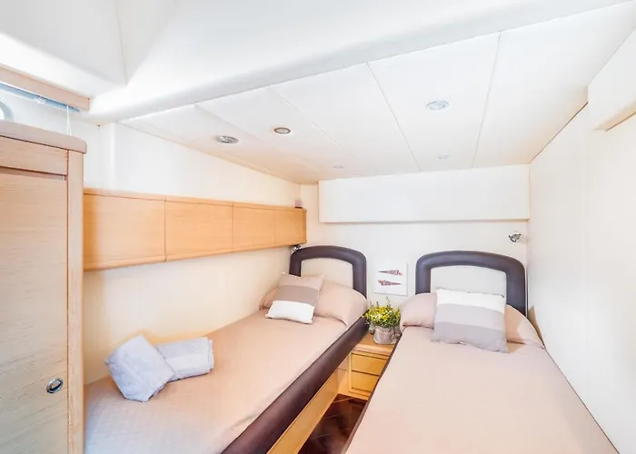 Capasecca Yacht